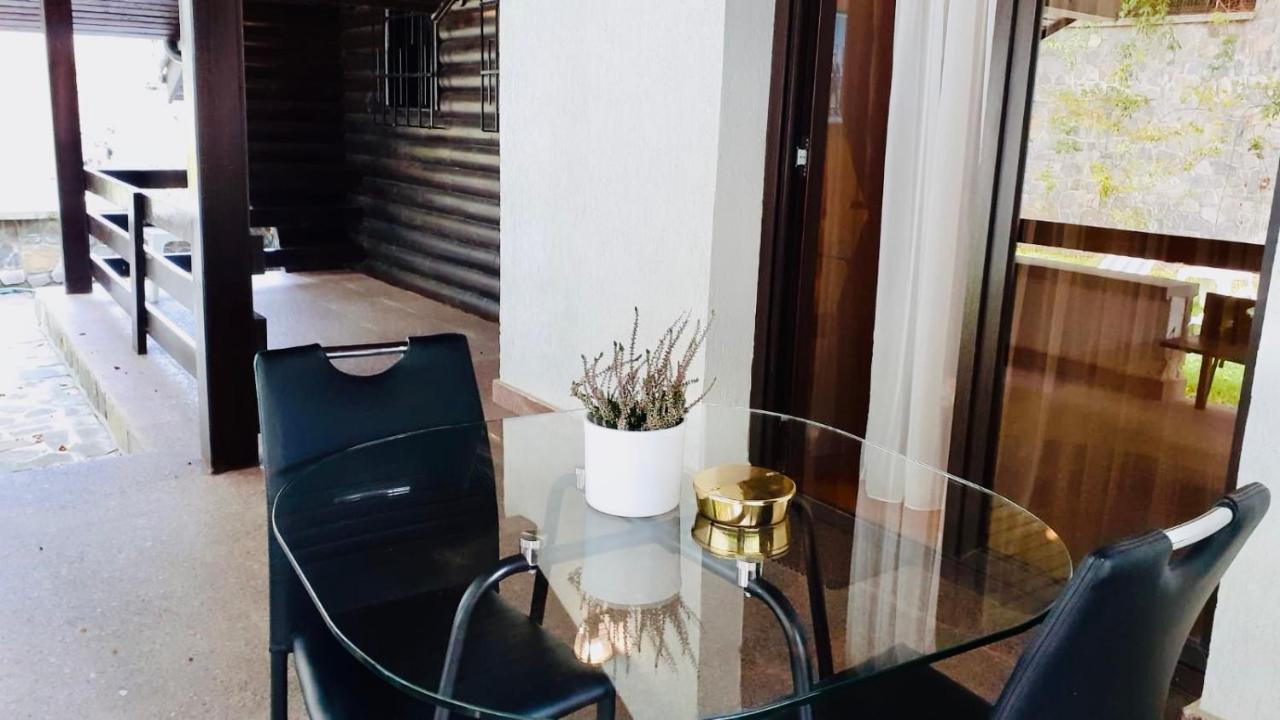 ホテル Vila Terase シナヤ エクステリア 写真