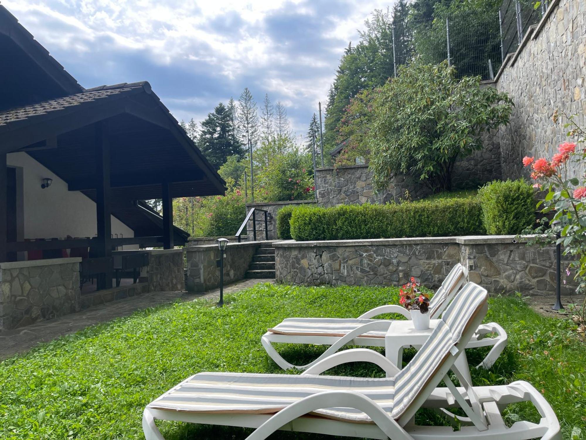 ホテル Vila Terase シナヤ エクステリア 写真